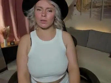 Chaturbate Live Sex Cam of charming_daphny