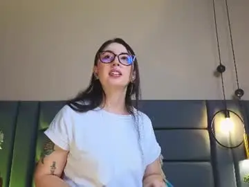 Chaturbate Watch Live Sex Cams of emilyywatson
