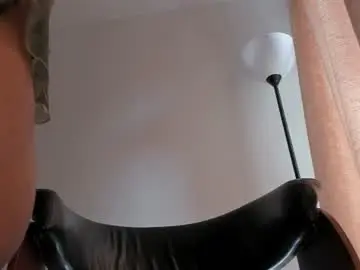 Chaturbate Live Sex Cam of isabelsexysmile_