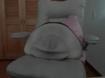 Chaturbate Live Sex Cam of lindsaystonne