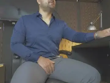 Chaturbate Free Porn Cam of leon_1717