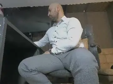 Chaturbate Live Sex of leon_1717