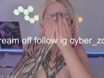 Chaturbate Live Sex Cam of cyberzoe