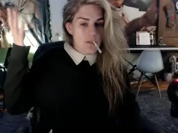 Chaturbate Live Sex Cam of katiecutie_5