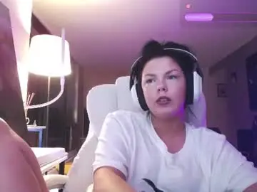 Chaturbate Adult Video Chat of tinykylie