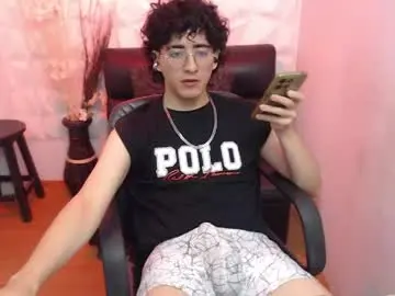 Chaturbate Free Live Porn of elliot_03