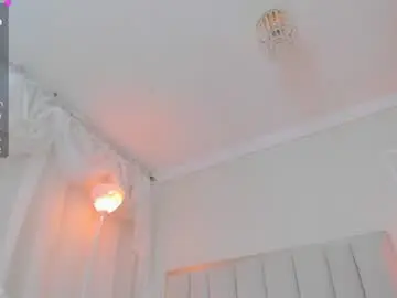 Chaturbate Live Sex Cam of your_petite18