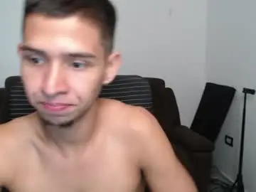 Chaturbate Live Sex Cam of harold_18_