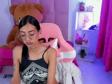 Chaturbate Live Sex Cam of karlaslutskinny__