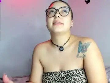Chaturbate Live Sex Cam of pamelaa_moon