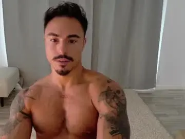 Chaturbate Live Sex Cam of master_lukass