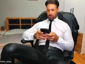 Chaturbate Live Sex of mikestrip