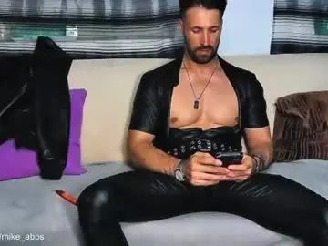Chaturbate Live Porn of mikestrip