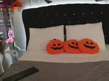 Chaturbate Live Sex Cam of hyuna_chapman