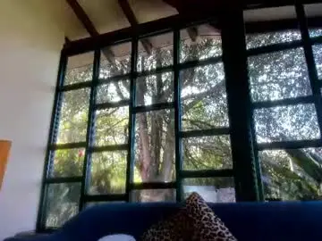 Chaturbate Live Sex Cam of yummy_bella_