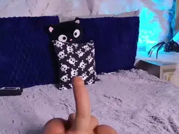 Chaturbate Live Sex Cam of bella_mush