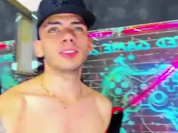 Chaturbate Live Sex Cam of edward_24_