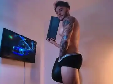 Chaturbate Free Porn Cam of latinboyvip_