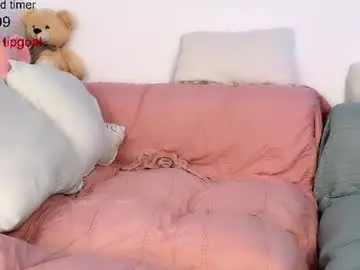 Chaturbate Live Sex Cam of elena_rosss