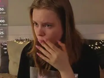 Chaturbate Live Sex Cam of lyucy
