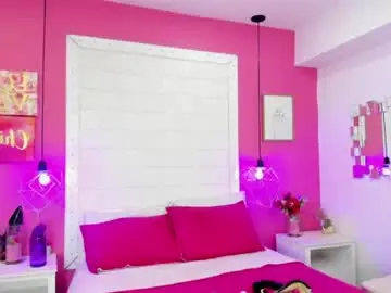 Chaturbate Live Sex Cam of taylor_naomi27