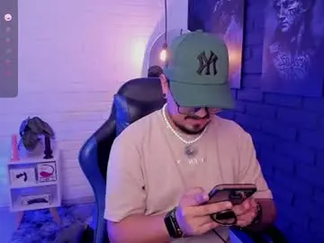 Chaturbate Watch Live Sex Cams of daviidevans