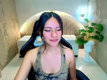 Chaturbate Live Sex Cam of candy_sky_r