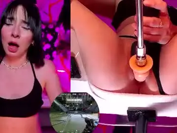 Chaturbate Live Sex Cam of nicoleferrel