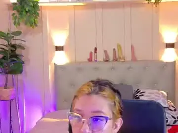 Chaturbate Live Sex Cam of chloerossee