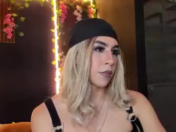 Chaturbate Sex Chat of alonehazel