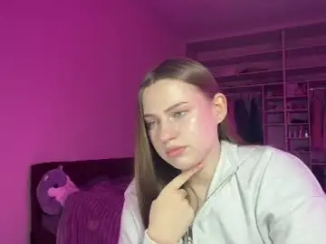 Chaturbate Live Sex Cam of softsinner_