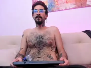 Chaturbate Live Sex Cam of jonathan_sinn