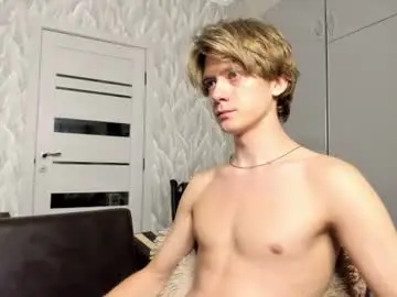 Chaturbate Live Sex Cam of milkiwy