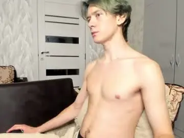 Chaturbate Live Sex Cam of milkiwy