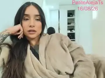 Chaturbate Watch Live Sex Cams of petitealejats