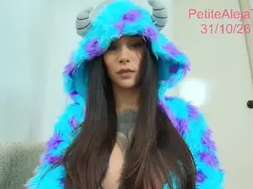 Chaturbate Watch Live Sex Cams of petitealejats