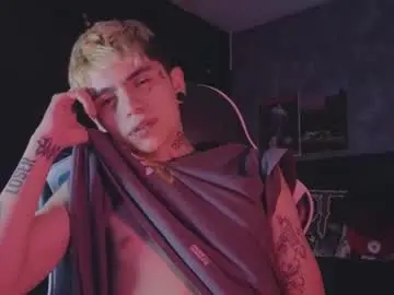 Chaturbate Best live sex cam show of acidmilo