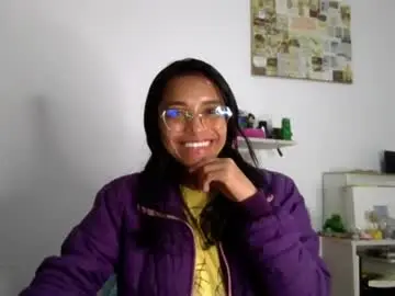 Chaturbate Live Sex Cam of alia_lombardi