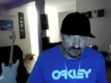 Chaturbate Free Porn Cam of clintwood12