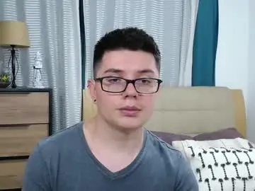 Chaturbate Live Sex Cam of kevinhunts