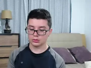 Chaturbate Live Sex Cam of kevinhunts