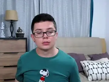 Chaturbate Live Sex Cam of kevinhunts