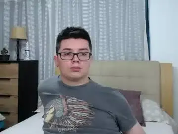 Chaturbate Live Sex Cam of kevinhunts