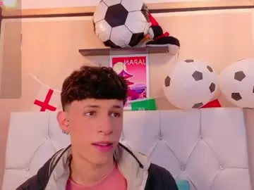 Chaturbate Best live sex cam show of axel_evanss