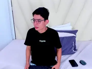 Chaturbate Live Sex of ethan12_