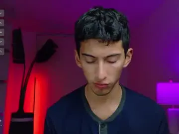 Chaturbate Live Porn of ethan_skiny_