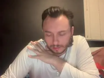 Chaturbate Live Porn of hungandcloudy