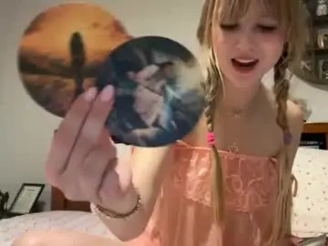 Chaturbate Free Porn Cam of kittengirlxo