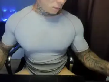 Chaturbate Live Sex Cam of lewis_muscleee