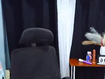Chaturbate Adult Video Chat of yourhot_christine